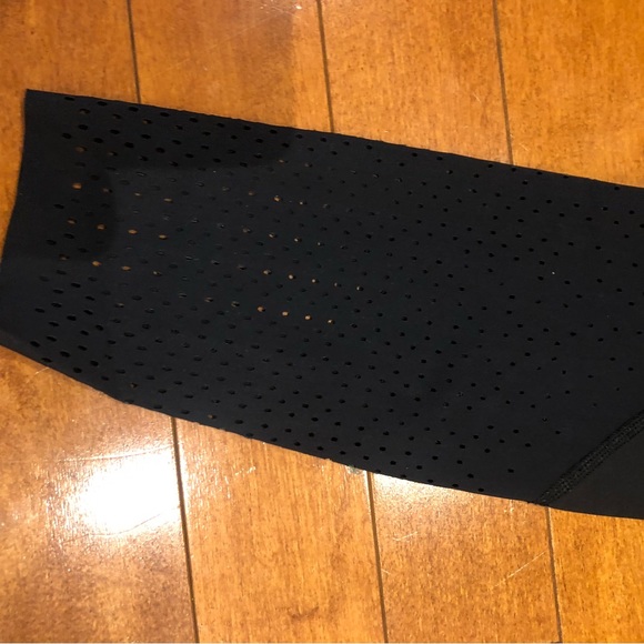 Lululemon super cute black leggings - Picture 2 of 4